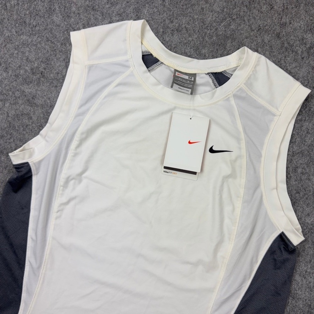 VTG Nike Shirt Women Medium White SPARQ Training Tank Fit Dry Sleeveless Top NEW
